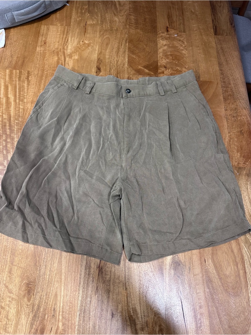Tori Richard Men’s Tan TENCEL Lyocell Pleated Shorts Khaki Size 36